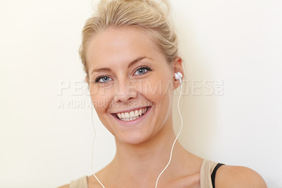 Buy stock photo Portrait, college student and listening to music with earphones and relax with technology in home. Streaming, radio or podcast audio with headphones, tech and happy woman hearing sound in apartment