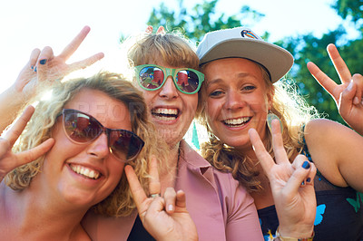 Buy stock photo Peace, group and selfie outdoor for holiday, photography and women for portrait. Nature, friends and blue sky in summer, vacation and happy with getaway and excited with a smile and finger gesture
