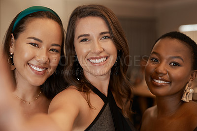 Buy stock photo Selfie, party and portrait of diversity friends take picture of happy memory at elegant 2023 New Year celebration event. Happiness, people smile and face of Asian girl, black woman or women celebrate