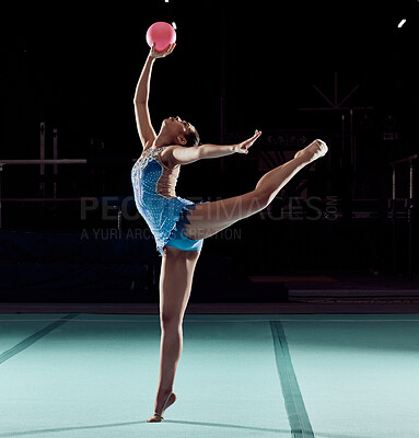 Teen gymnast Laurie Hernandez turns pro before Olympics