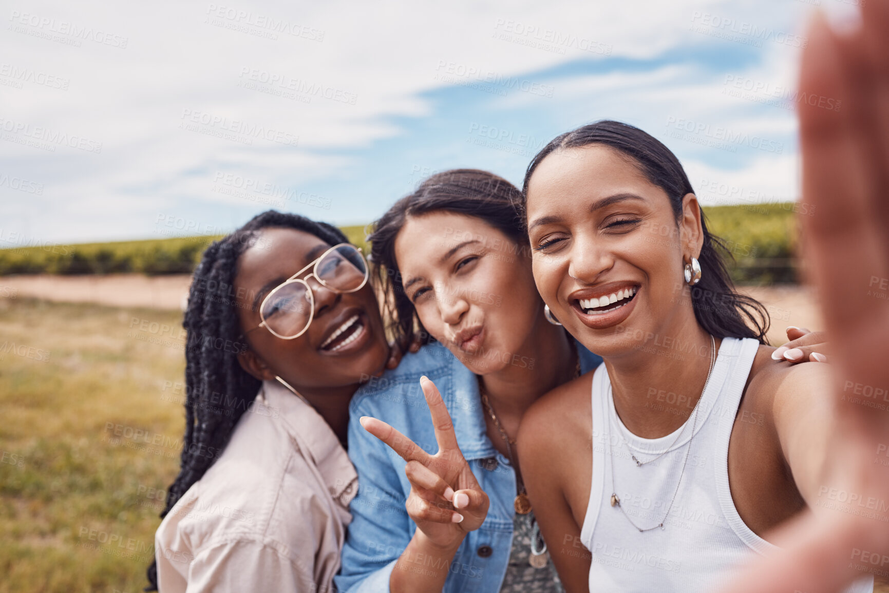 Buy stock photo Peace sign, friends and selfie with women in nature for social media, bonding and summer break. Smile, diversity and happiness with portrait of girl in outdoor park for adventure, freedom and youth