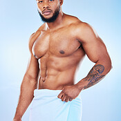 https://images.peopleimages.com/picture/202303/2681120-black-man-portrait-and-body-with-a-towel-in-studio-for-health-wellness-and-fitness.-face-of-serious-male-aesthetic-model-for-clean-body-strong-muscle-and-skincare-on-a-gradient-blue-background-box_175_175.jpg