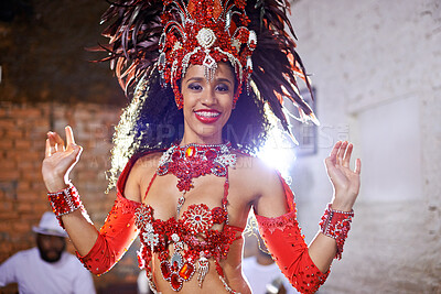 Buy stock photo Portrait, dance and costume for Brazilian female dancer, celebration and traditional festival. Carnival, smile or samba for performance in Rio De Janeiro, culture or party for concert for Mardi Gras

